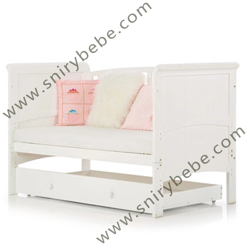 Australia Newzealand Style Customized Color Multi-Functional Baby Crib for Sale