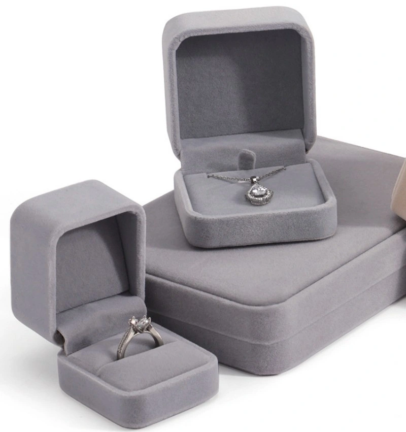 Venda por grosso de veludo cinza de luxo jóias Clamshell Embalagem Caixa de anel de Casamento Caixa de oferta