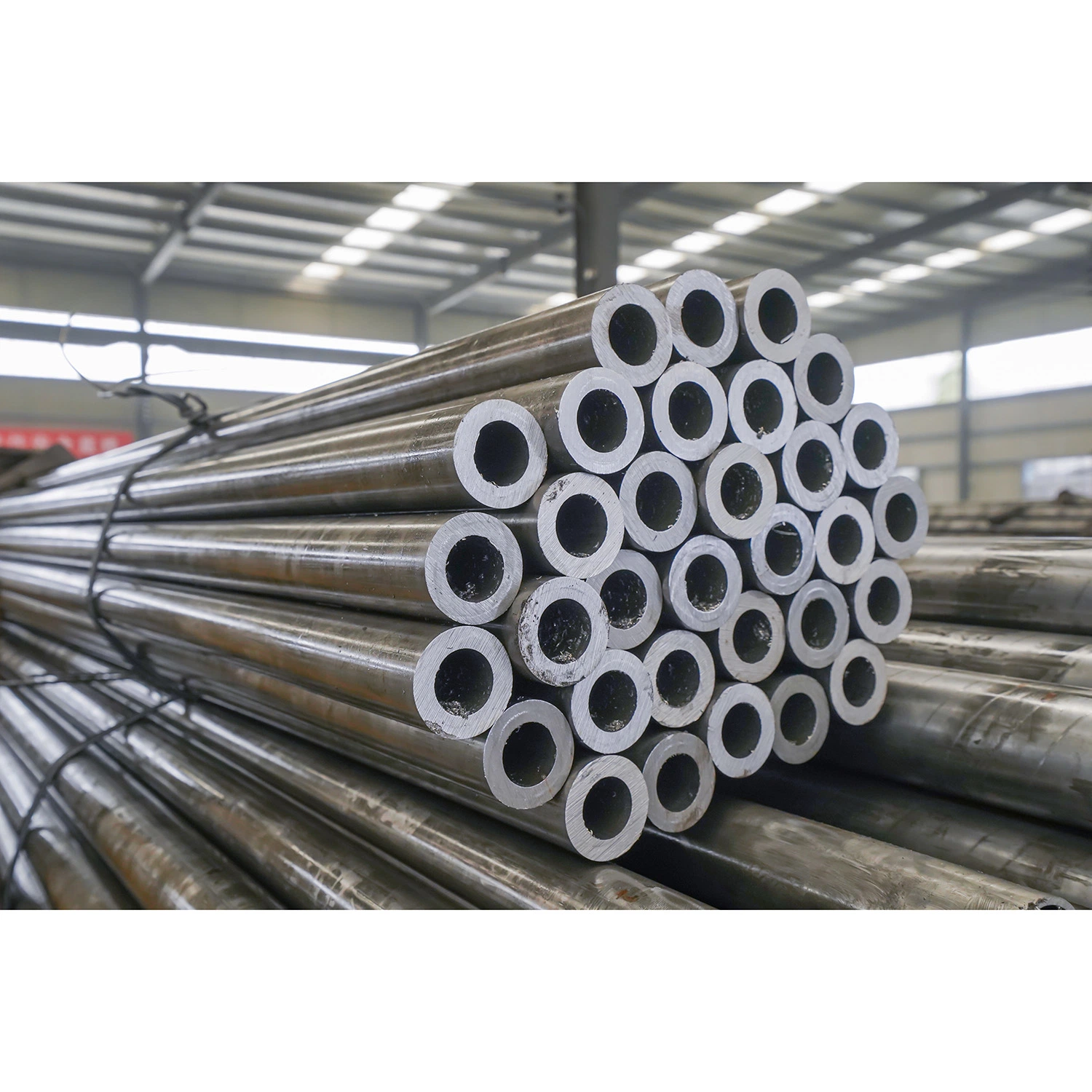 Steel Pipe Manufacturer High-Quality ASTM A36 A106 A53 Q235B 1020 1030 1045 Carbon Steel Gcr15 16mn 15CrMo 35CrMo 42CrMo Alloy Steel Seamless Steel Pipe