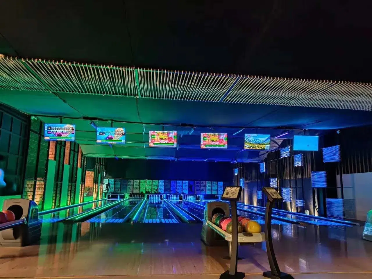 Nuevas pistas de bolos de Brunswick y AMF Bowling máquinas para la venta