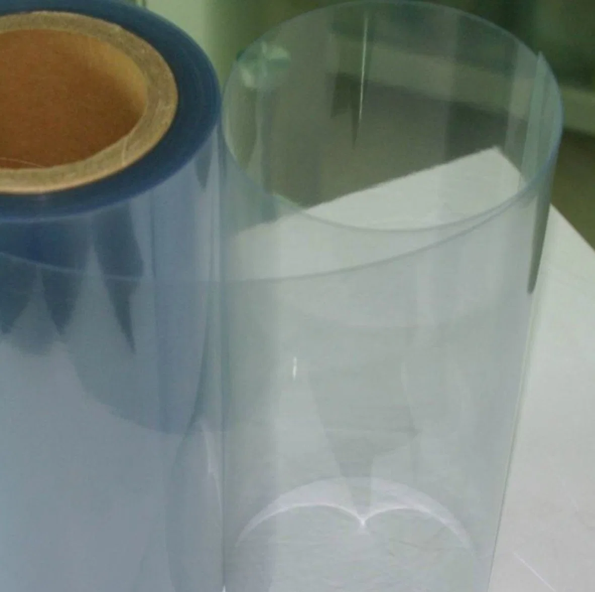 Feuille de plastique rigide transparent en PVC pour boîte pliante.