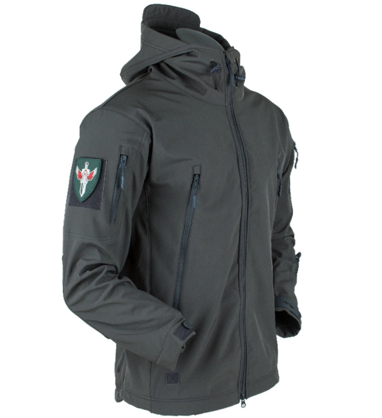 OEM Nueva moda para hombres Chaqueta táctica softshell con capucha para exteriores de forro polar abrigo.