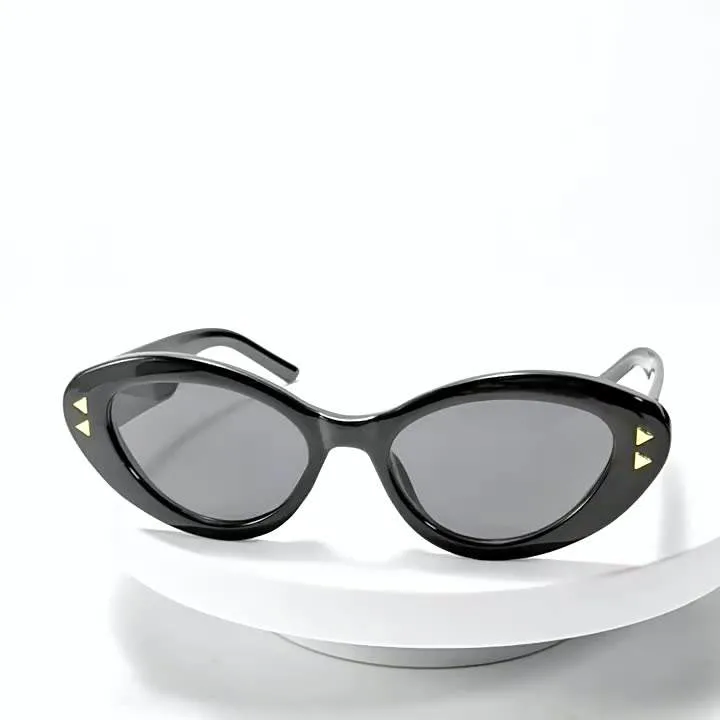 2023 gafas de sol de ojo de gato retro personalizadas diseñadora de mujer Rivet Sun Gafas