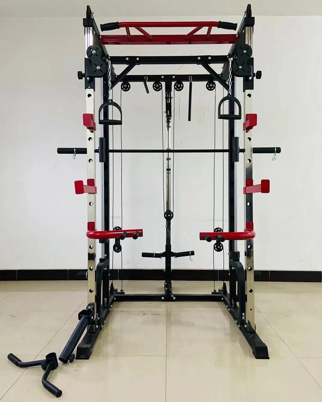 Équipement de gymnastique à domicile Exercise Squat Rack comprend une fixation de traction Smith, une barre de traction à prise multiple, un équipement de fitness d'entraînement en tonneau