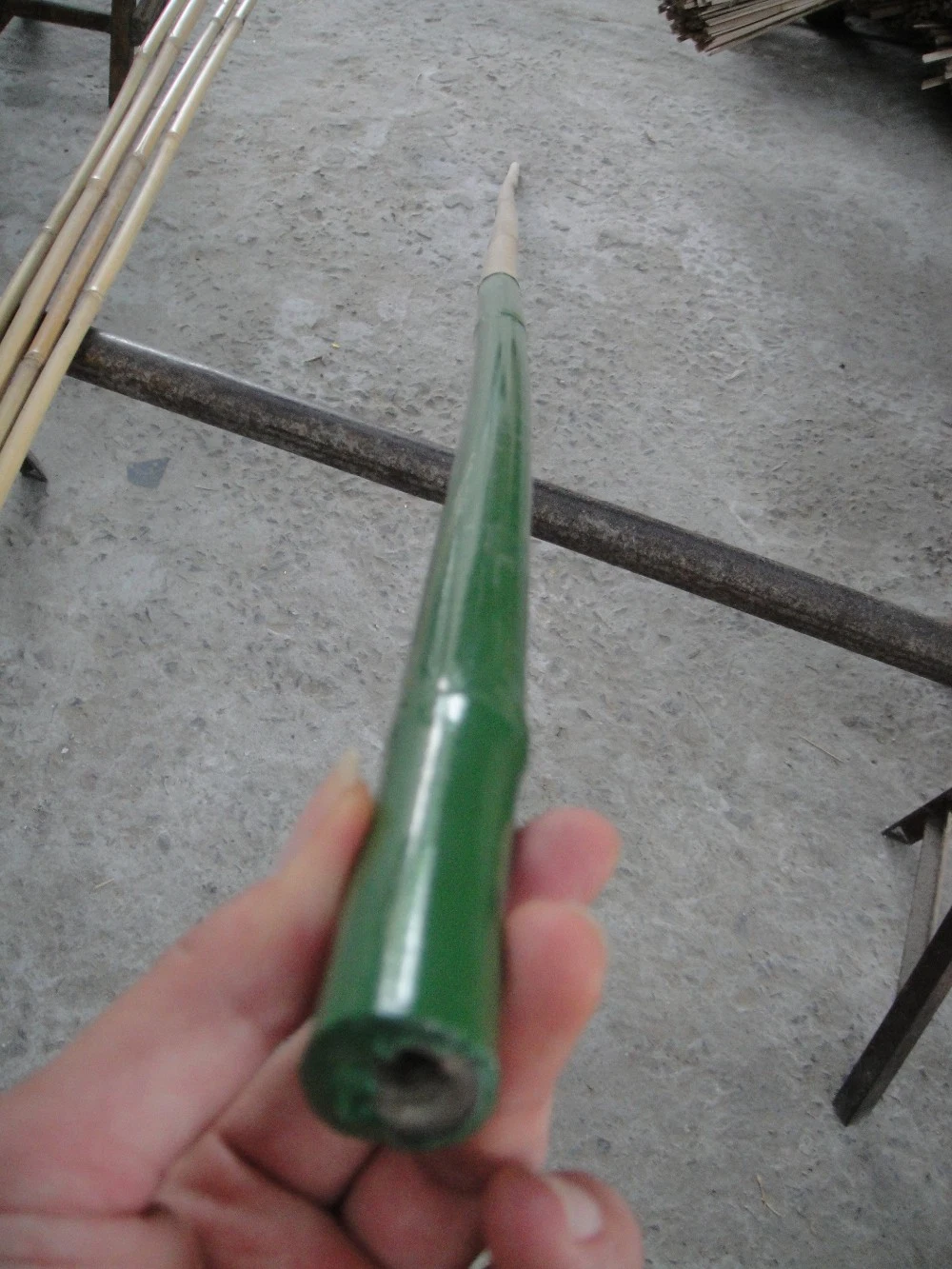 Cañas de bambú en la capa de plástico de cañas de bambú