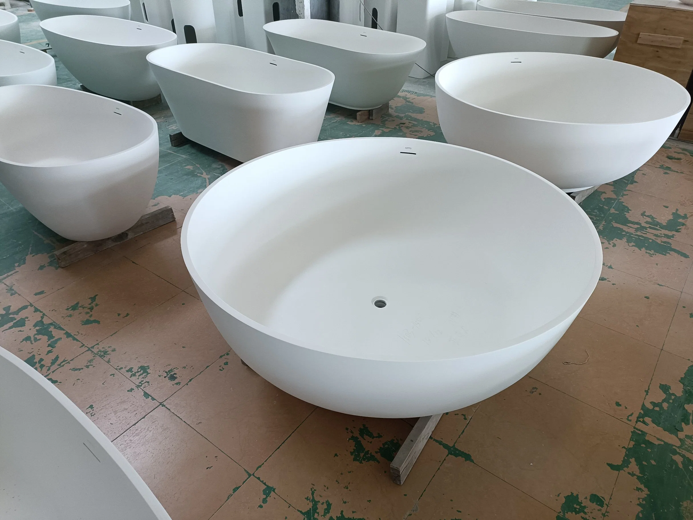Solid Surface Bathtub/Bath/Corner Bathtub 1000mm Square Shape Acrylic Bathtub Stone Freestanding Inserted Corner Bath