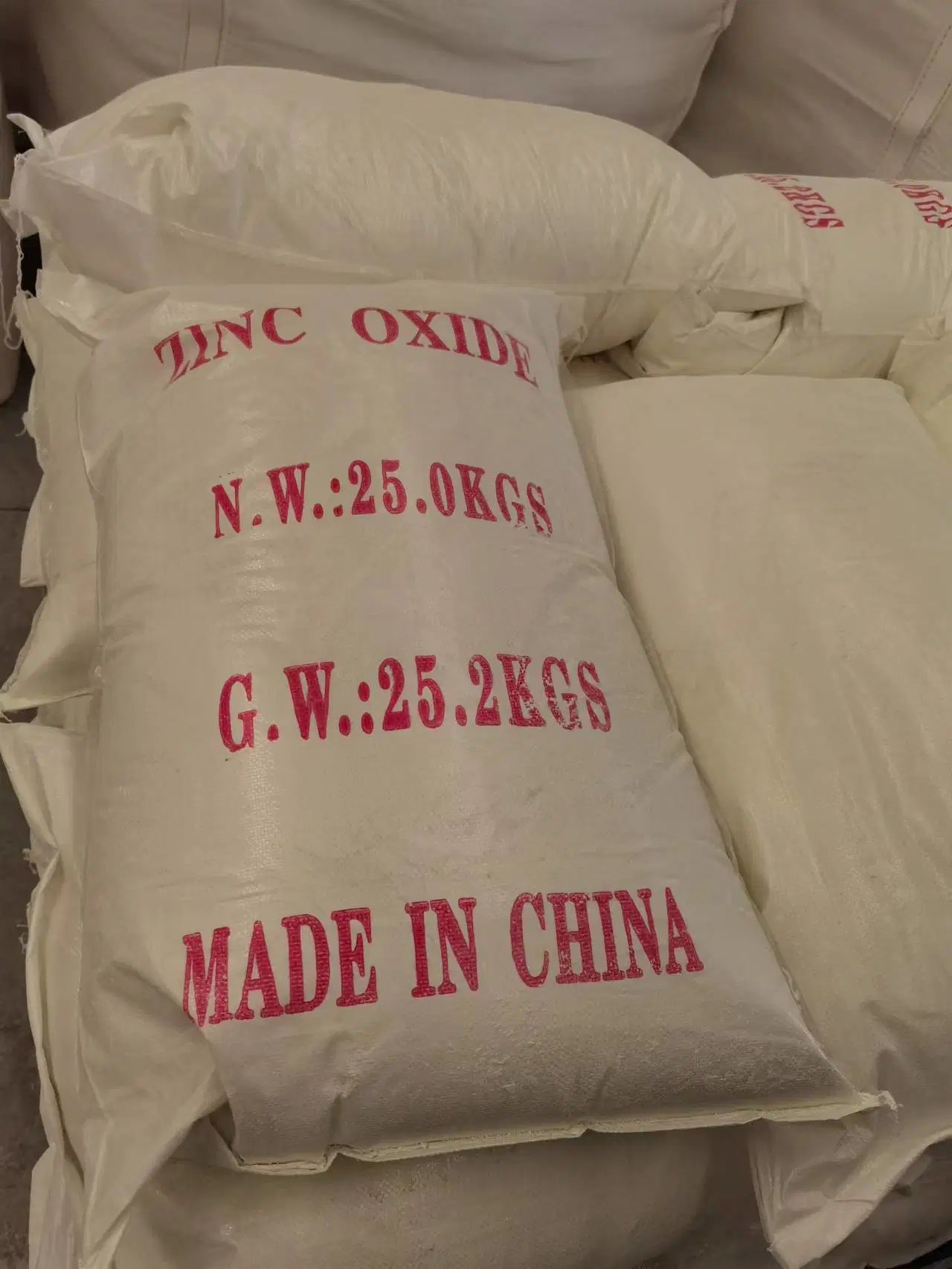 Original Factory High Purity White Powder Zinc Oxide Feed Grade for Poultry and Livestock