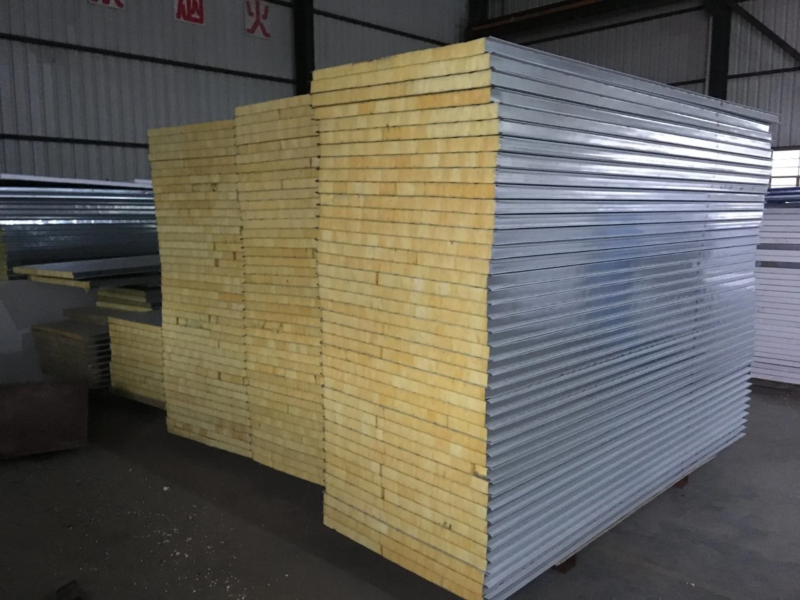 Easy and Fast to Construct Fireproof Building Material Wall Cladding