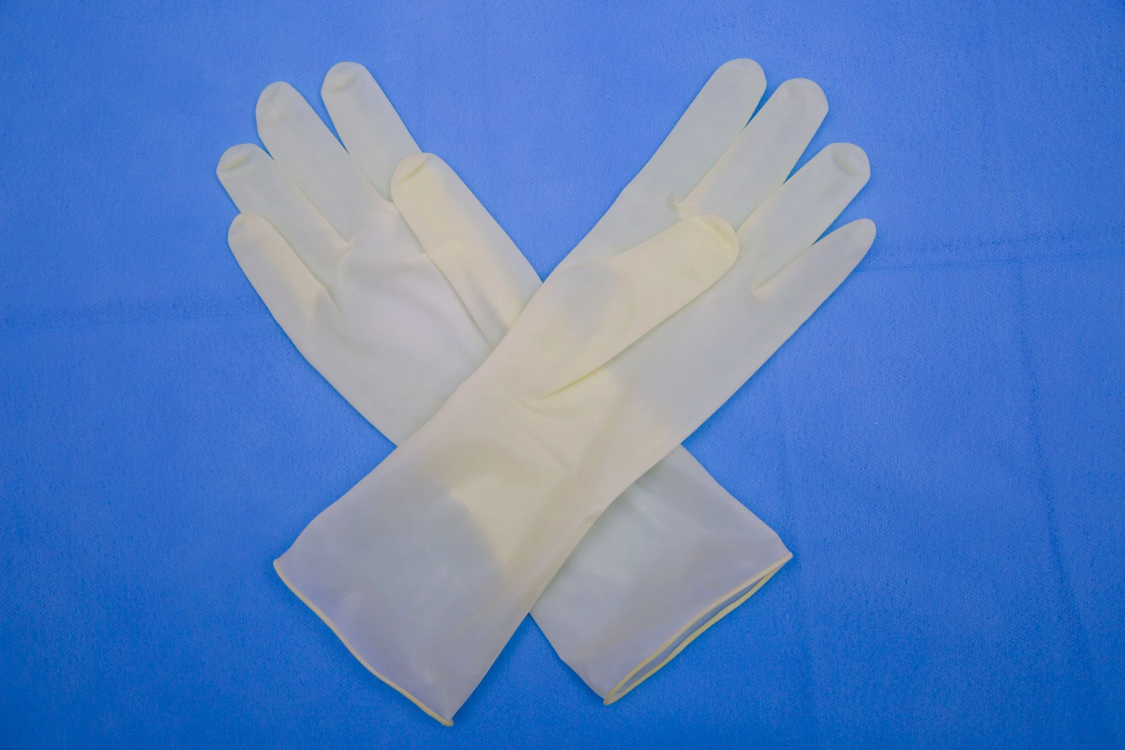 Одноразовые стерильные хирургические латексные перчатки графитового порошка