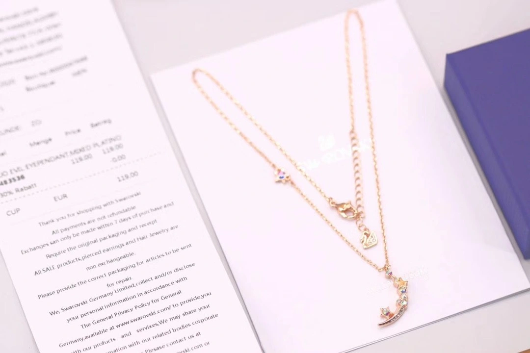 Famous Brand Fashion Women Necklace New Design Moon Pendant Ladies Necklace