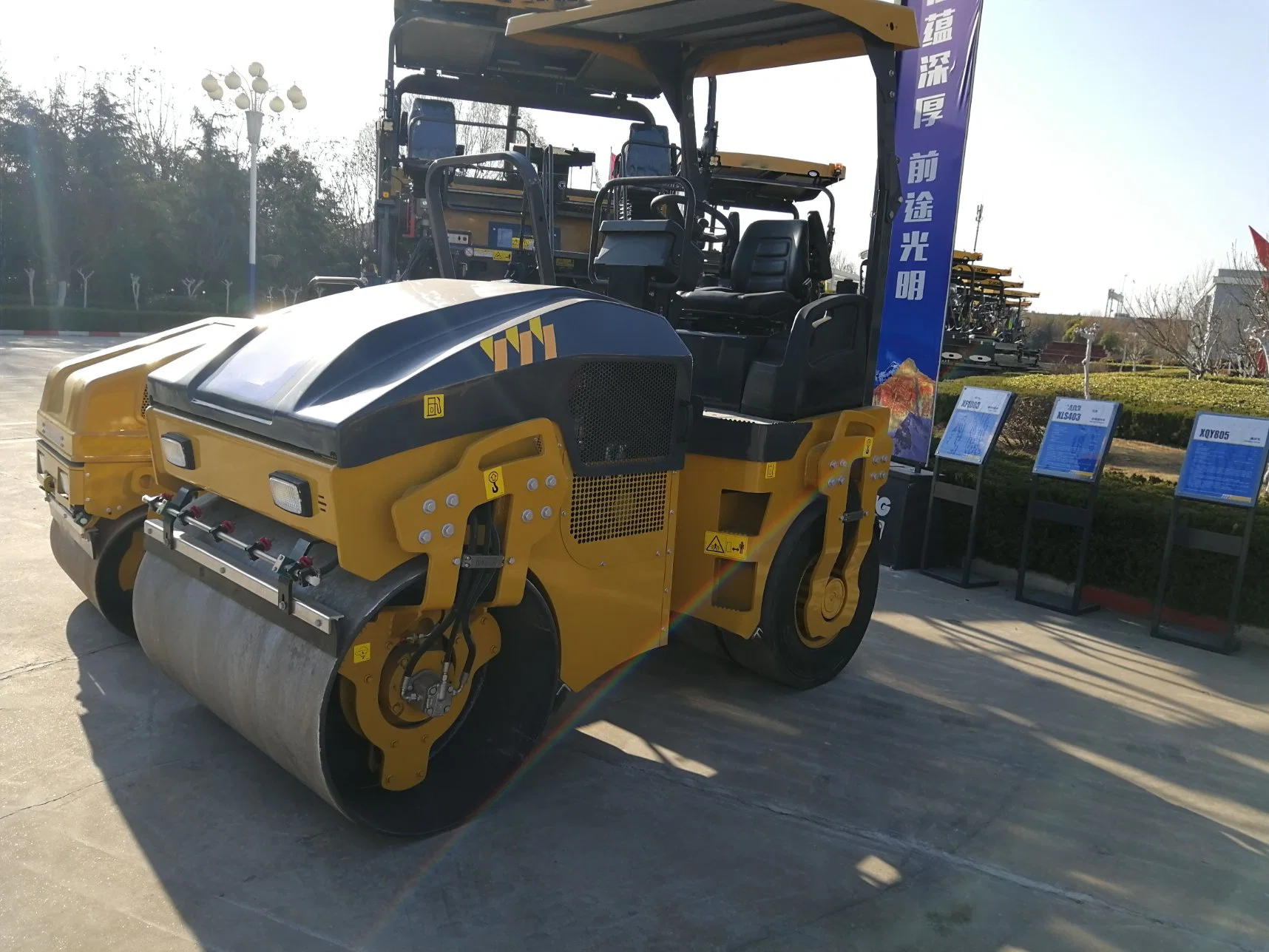 Las principales marcas 4ton doble tambor rodillo carretera Xmr403 en venta