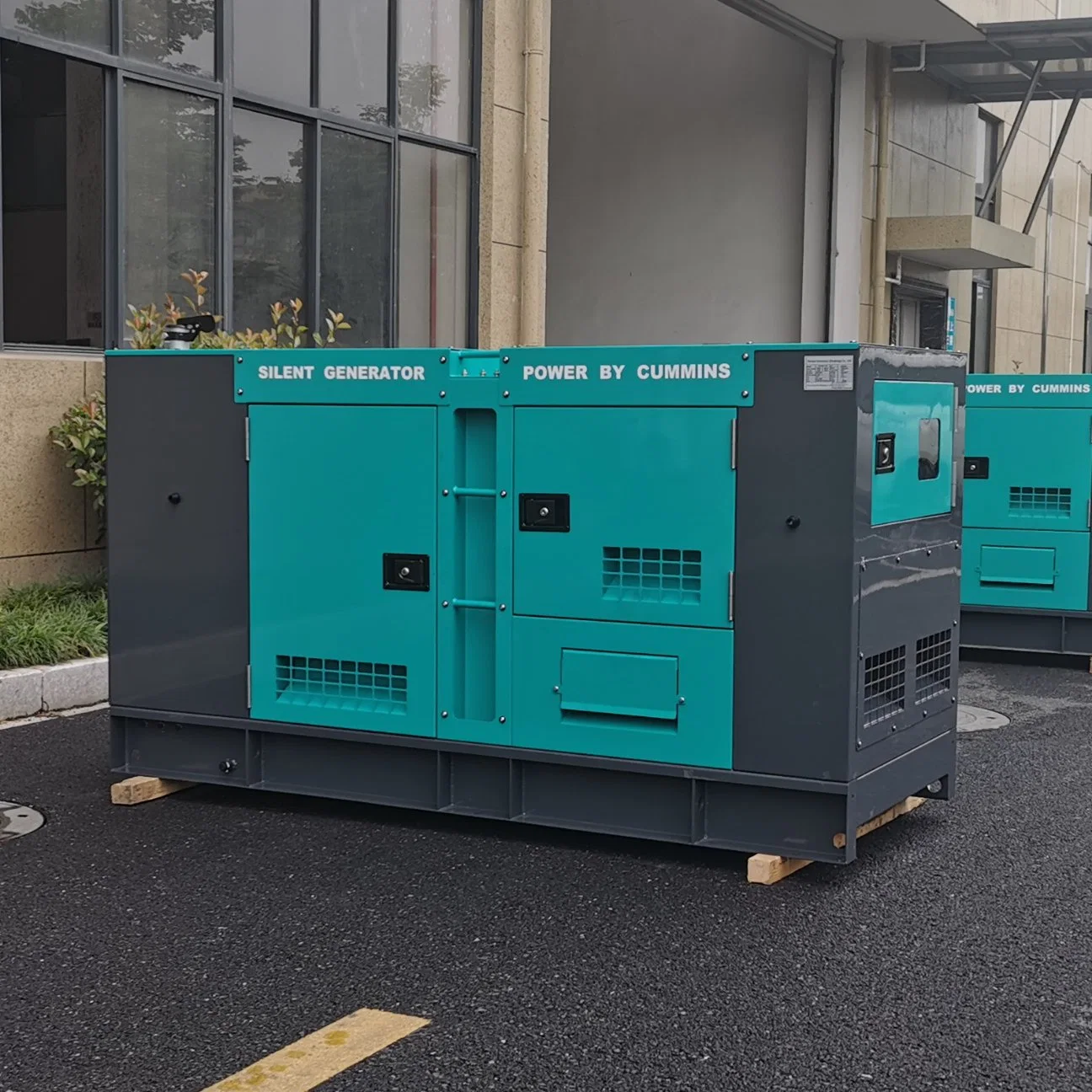 250kVA - 1600kVA High Power Heavy Duty Original Cummins Generator Soundproof Silent Genset Factory