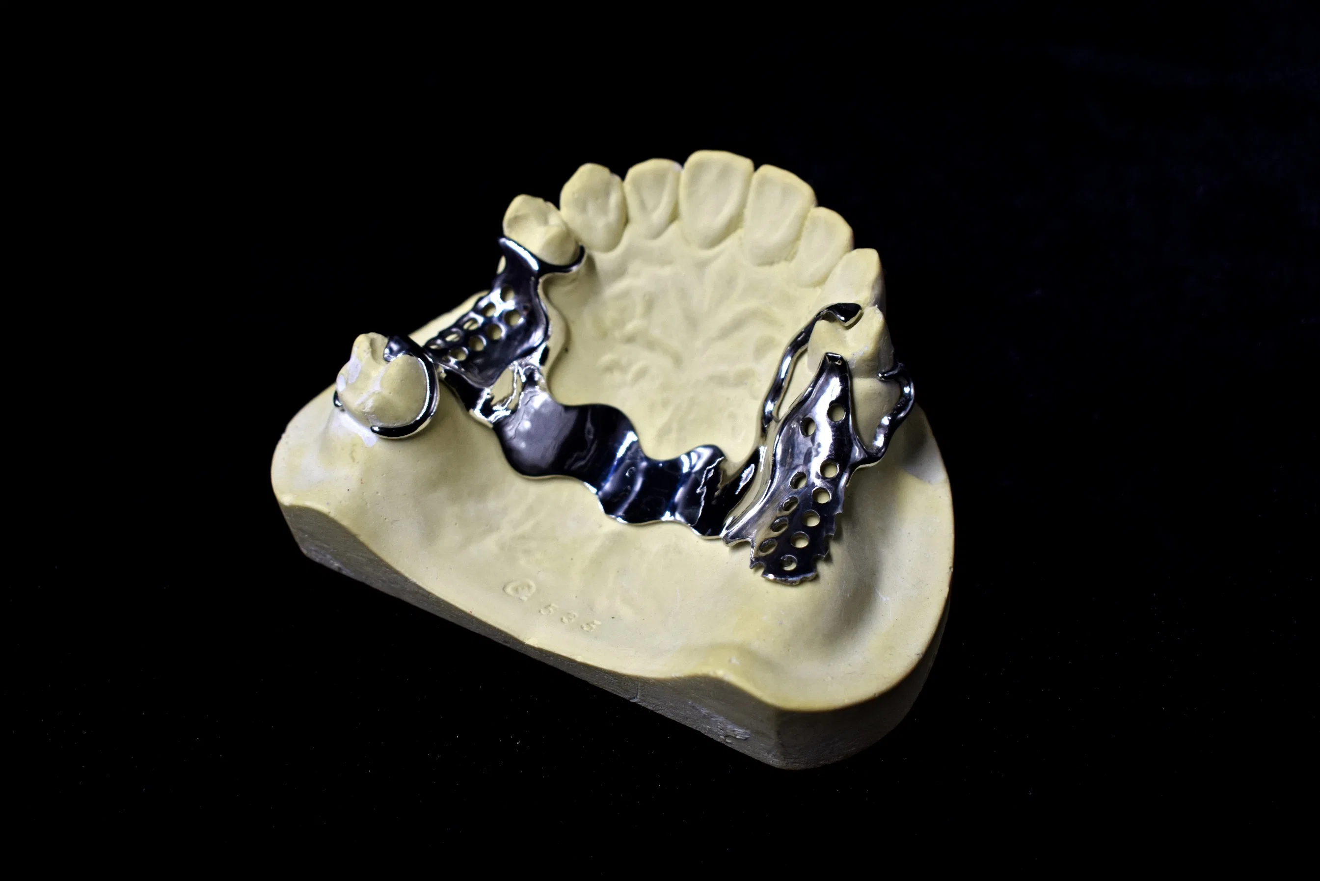 Impresora dental 3D con software CAD y CAM para laboratorio dental.