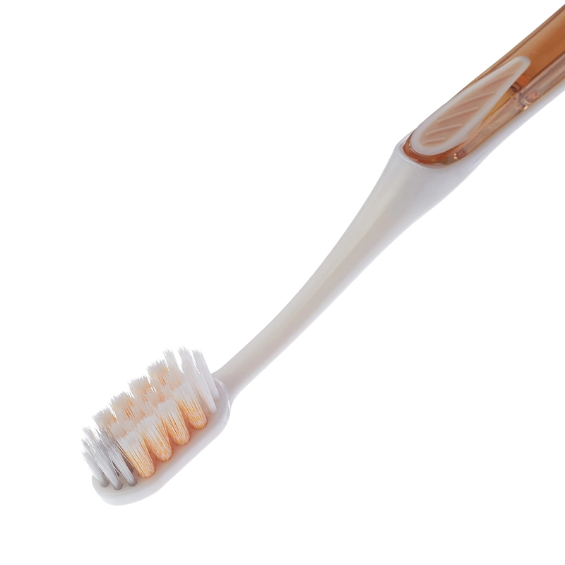 Commerce de gros de 0,15 mm ultra douce soies en spirale des brosses à dents Oral Care adulte brosse à dents manuelle en plastique avec le conditionnement sous blister