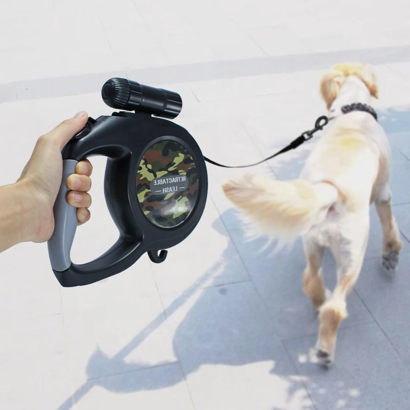 Correa de perro retráctil para trabajo pesado con flash LED