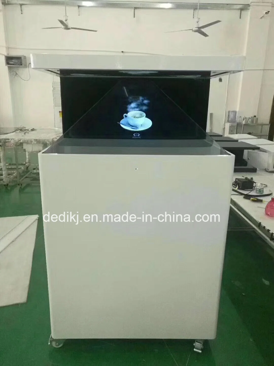 2m Height 360 Degree Holographic Touchscreen LCD Display Cabinet