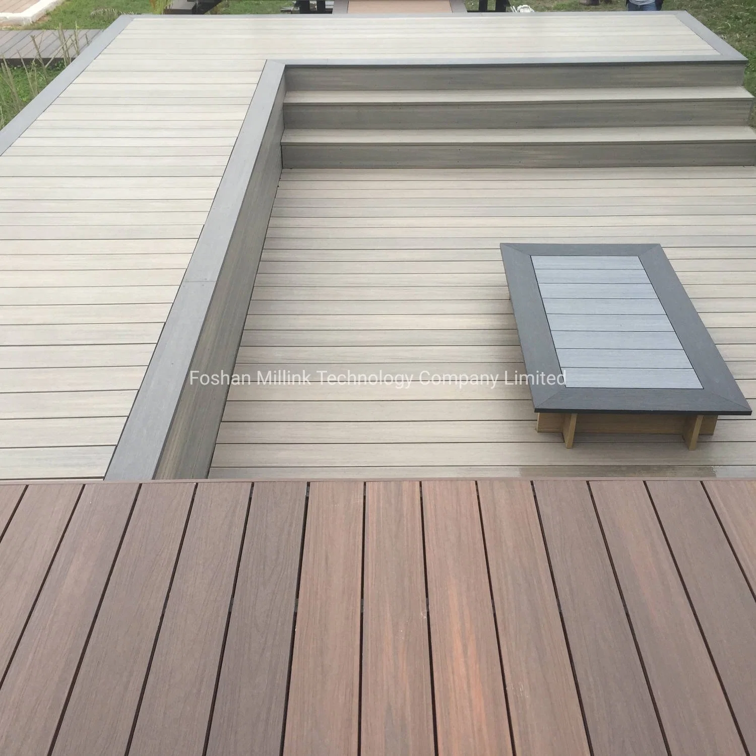 Nouveau design WPC Vinyle Plancher en plastique en bois Stratifié Carrelage de terrasse