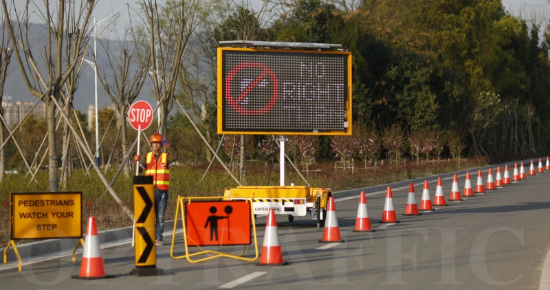 70cm Orange de la sécurité routière de la construction en plastique PVC trafic les cônes de rue