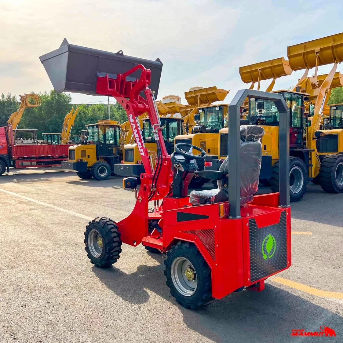 Mini Farm Electric Battery Wheel Rcm Loader with Boom Arm Made in China