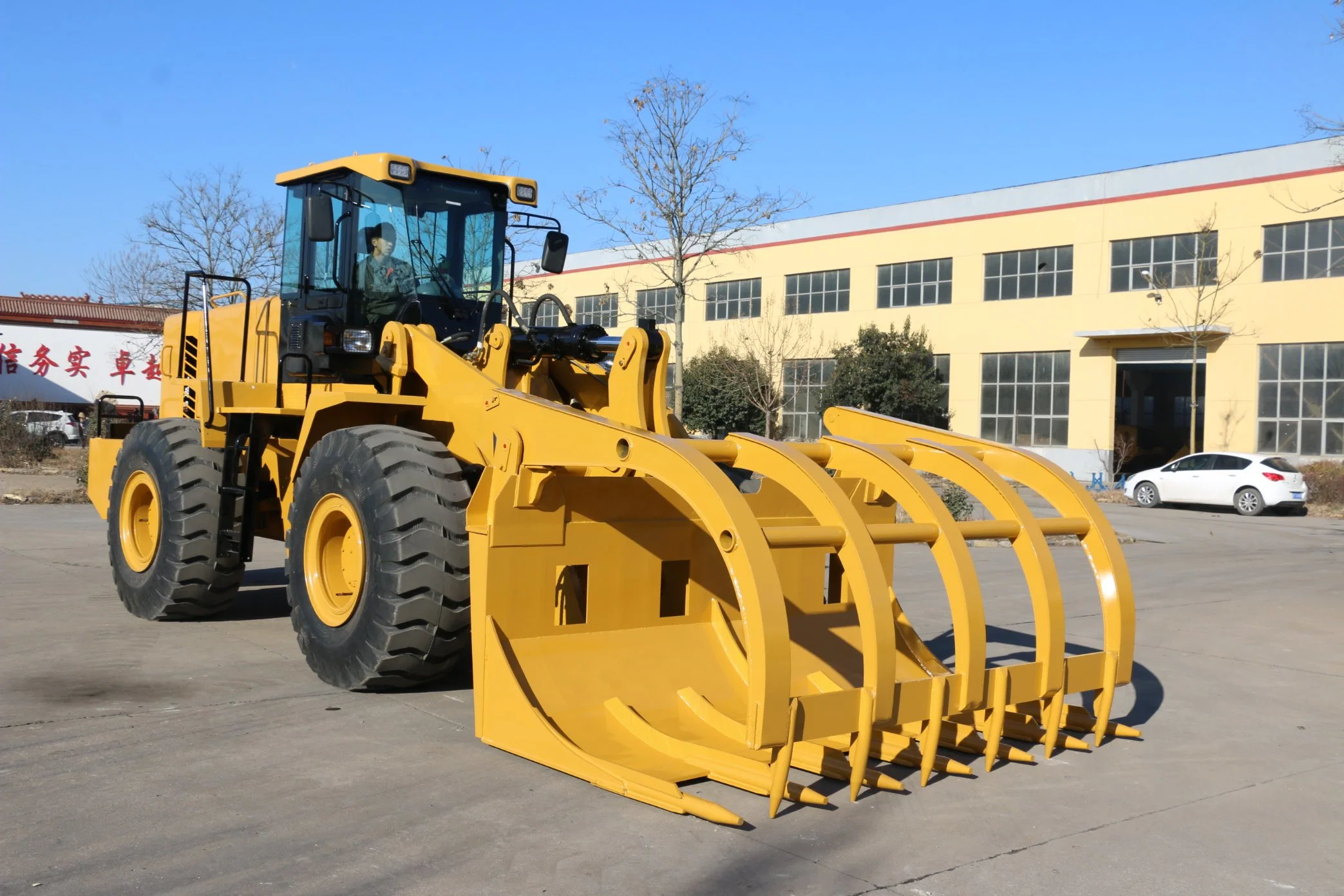 Hydraulic Wheel Front End Articulated Loader 953 with Joystick/3.0m3 Bucket/Landscaping/Construction Projects with 3cbm Bucket &Grass Fork&Grass Clamp