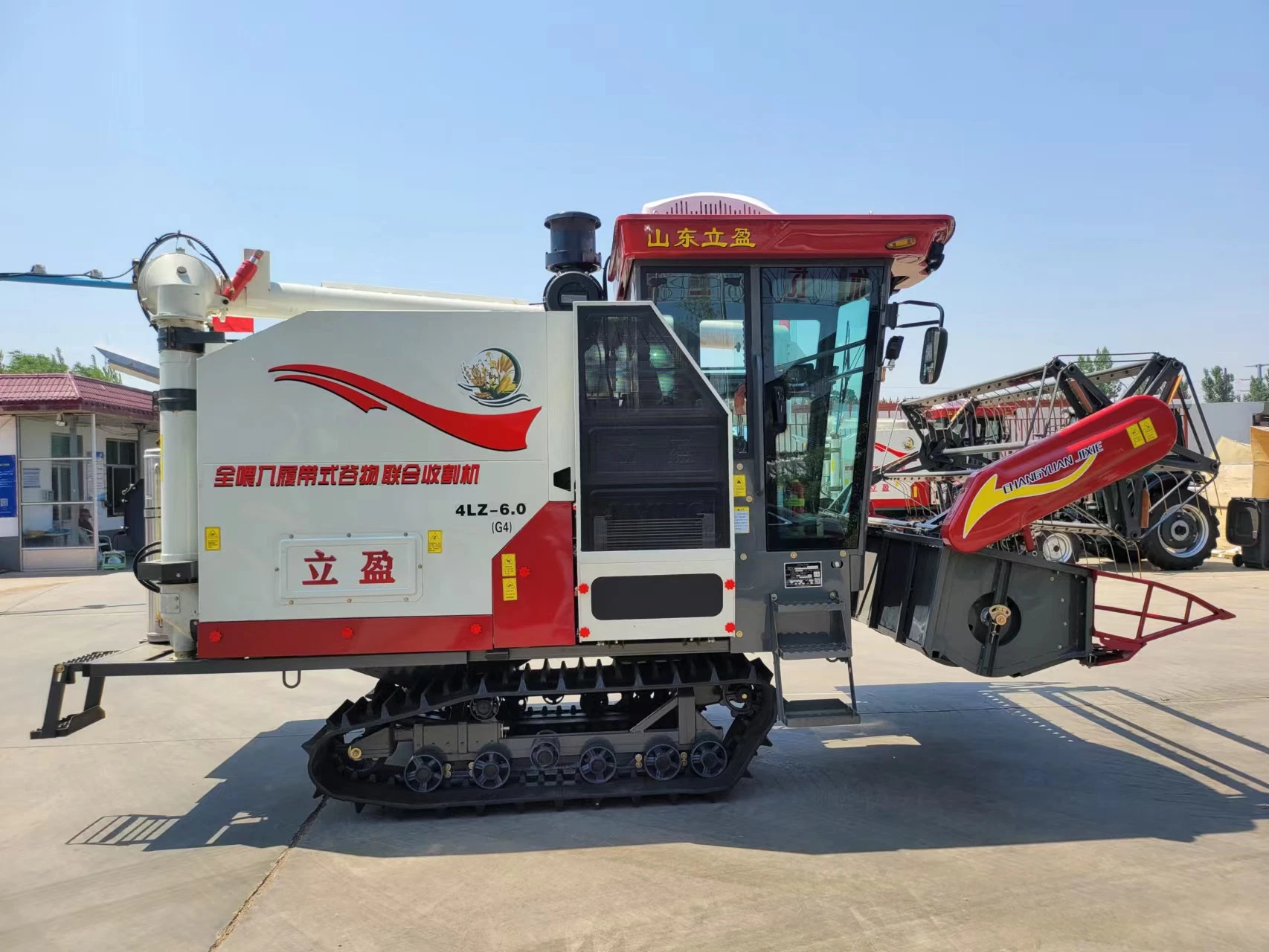 Liying Brand Combine Harvester Model 4lz-3.0 for Paddy Wheat Soybean Maize