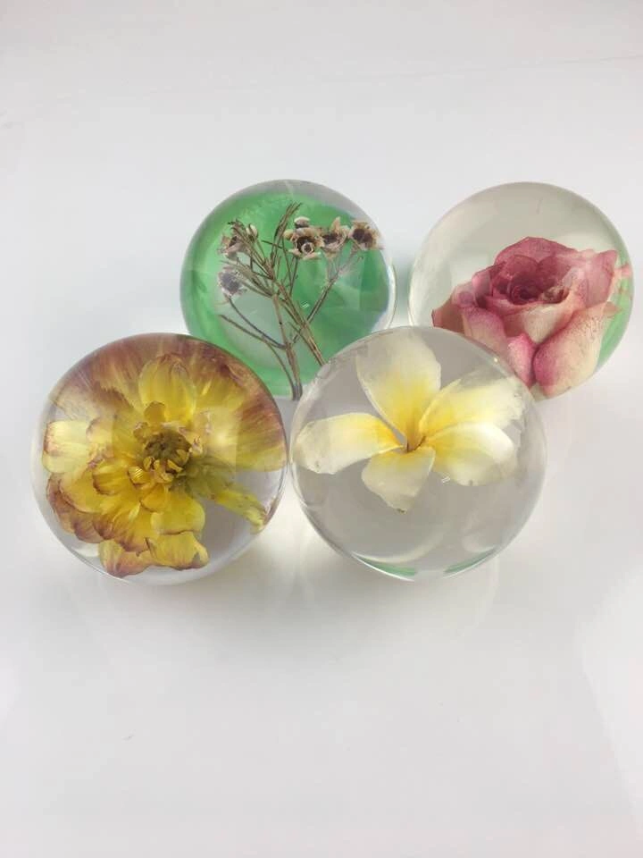 Solid Acrylic Ball with Real Flower Injected for Christmas Gifts