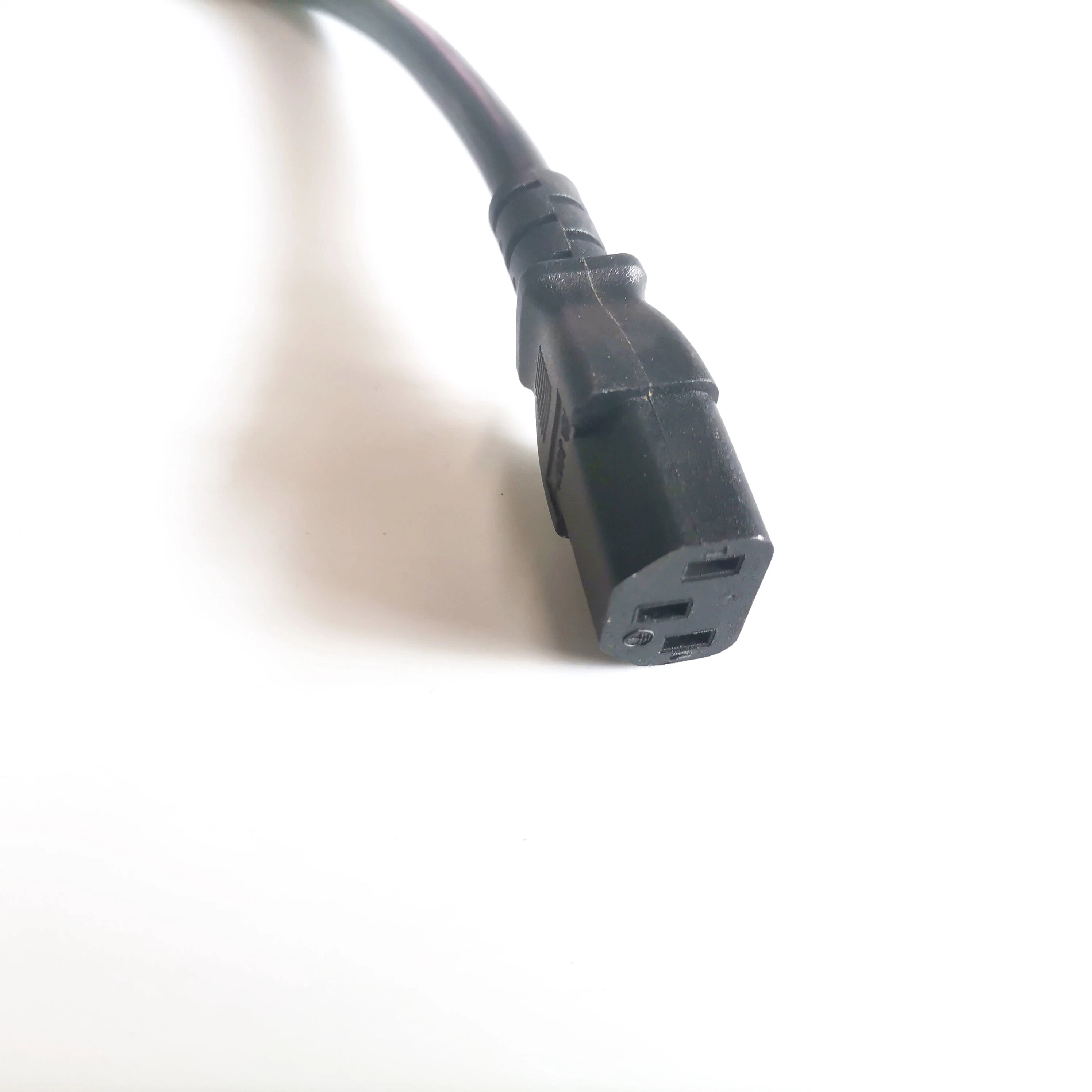 PDU-Netzkabel IEC 320 C13-1, Buchse auf C14 Stecker - Netzkabeladapter