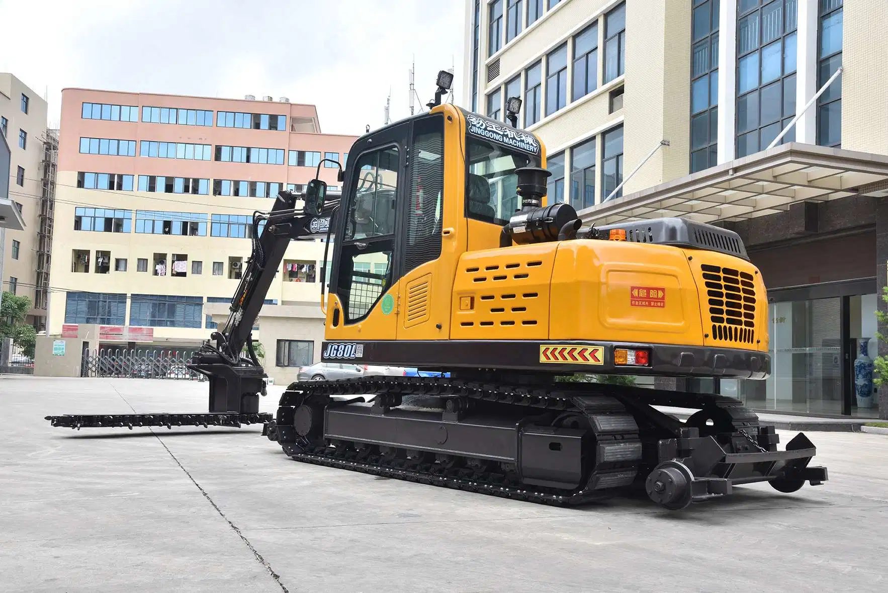 Railroad Equipment Hirail Excavator for Railway Ballast Cleaning Ballast Tamper Ballast Cutter