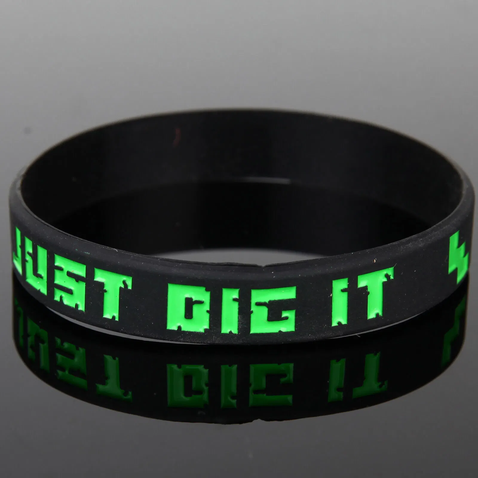 Factory Direct Sale Customized Printed Luminous Fluorescence Silicon Sport Wristband