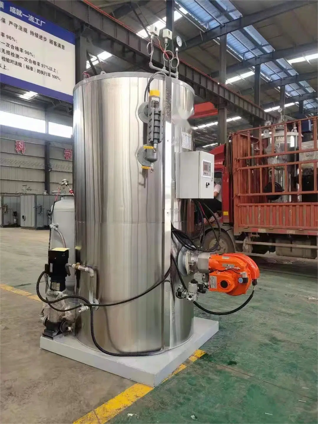 China Günstige Preis Heiß Verkaufen Vertikal Erdgas Diesel Öl Altöl befeuerte Wasser Rohr Dampf Generator Kessel mit CE Zertifikat