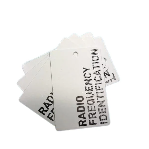 Logotipo de Marca personalizado Smart UHF Price Tag RFID Hang Tag Para inventario de ropa de vestir