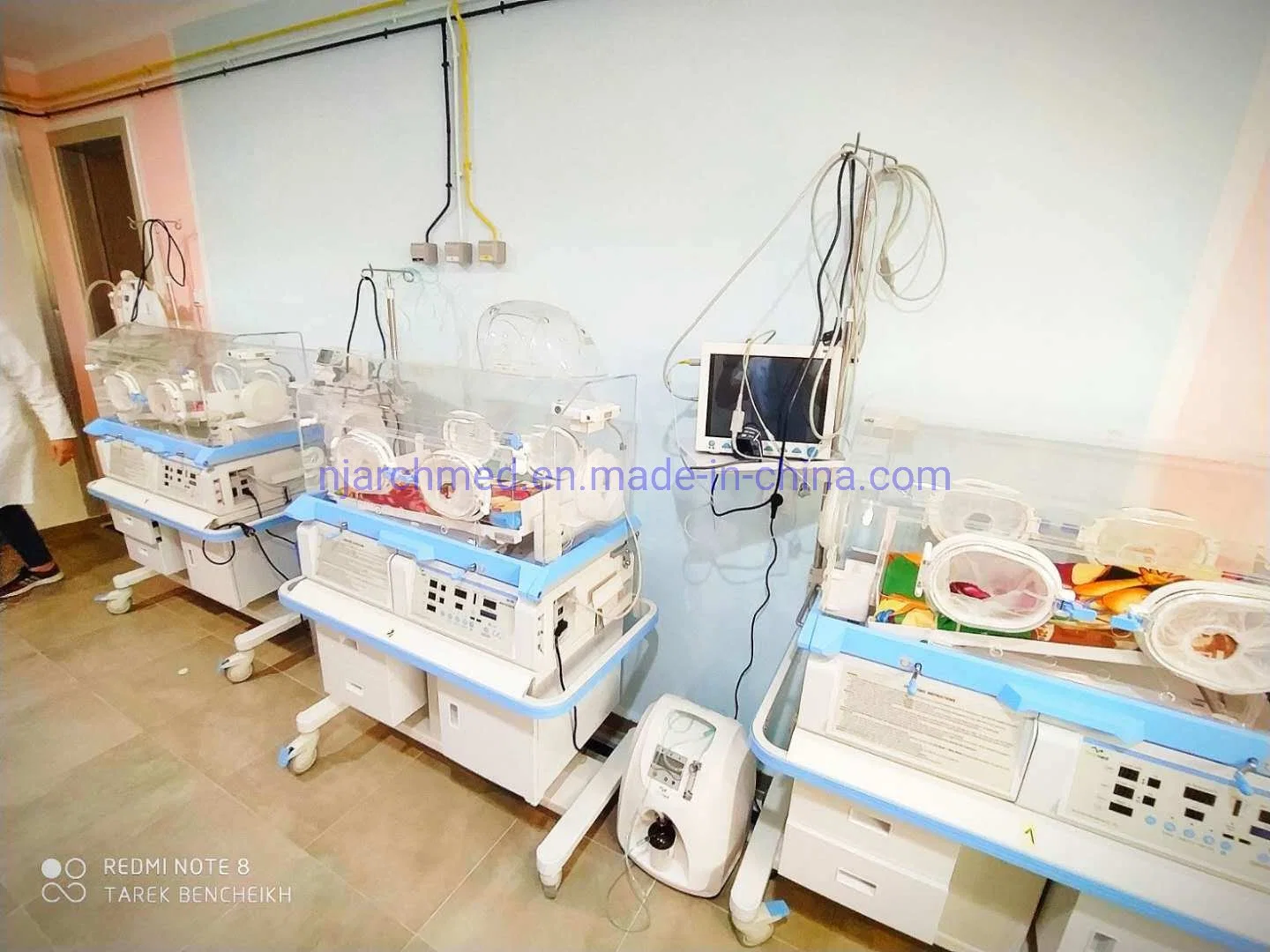 Medical Equipment Neonate Baby Care Moveable Infant Incubator Instument