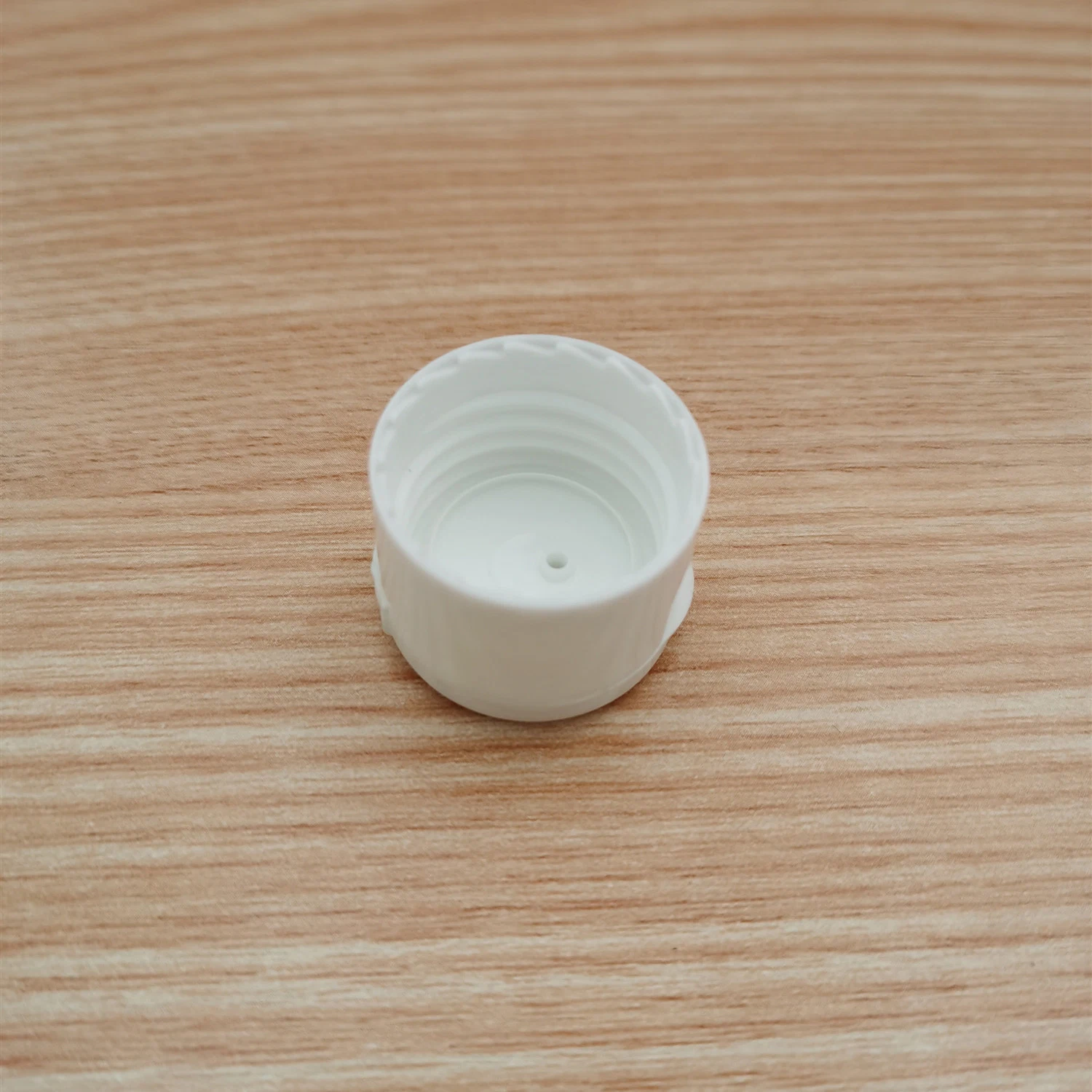 PP Plastic Cosmetic Perfume Bottle Use Flip Top Cap