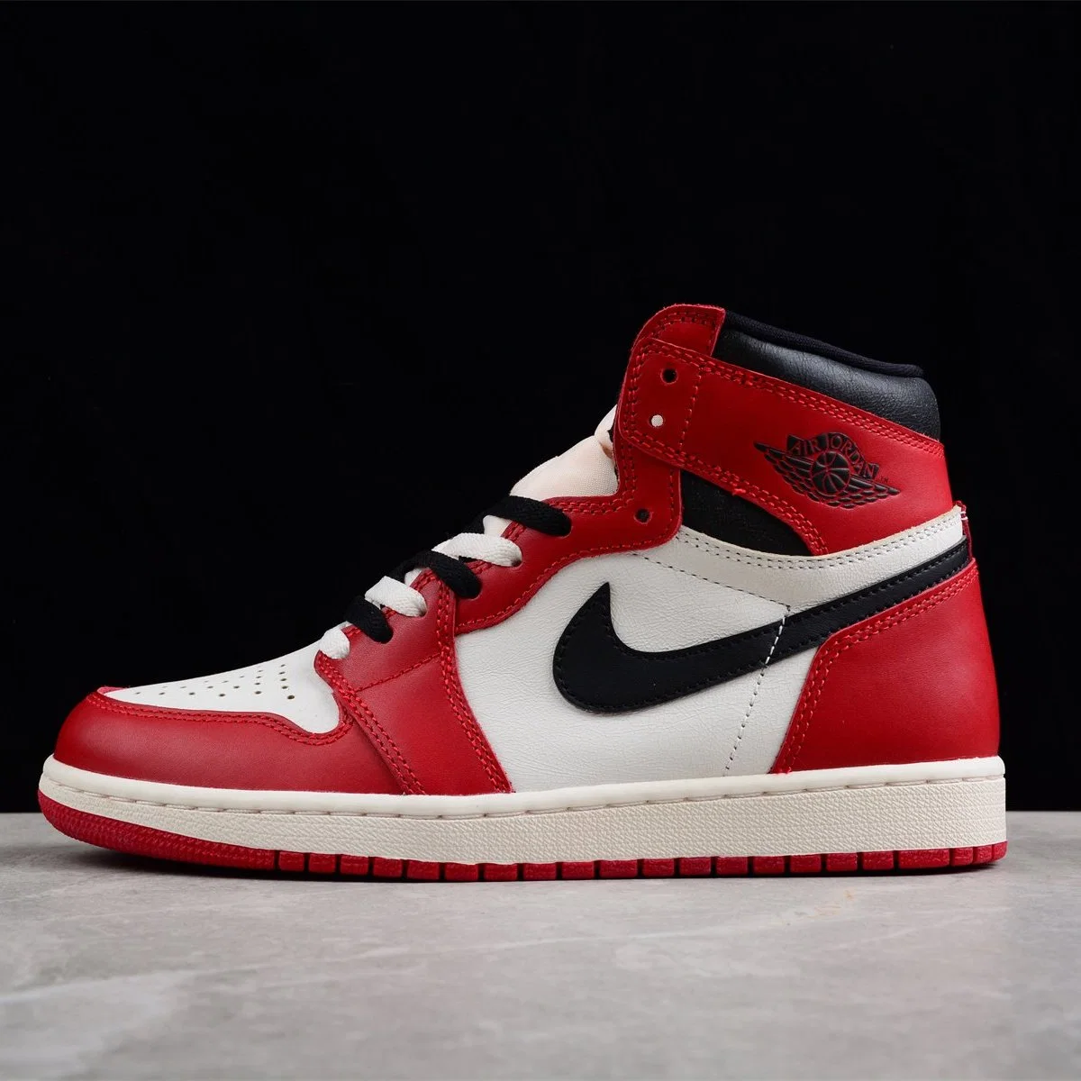 Famous Brand Aj1 Chicago Reimagined Basketball Shoes Unisex Sneakers Luxury Designer Shoes