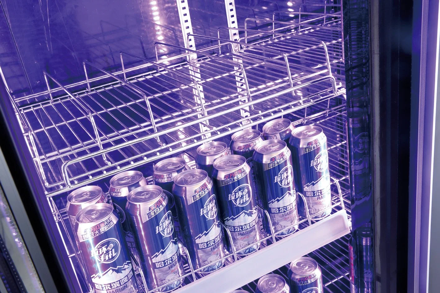 Fabricante Venta caliente tres puerta de cristal Encimera en posición vertical de la barra de la pantalla de bebidas la cerveza de botella refrigerador