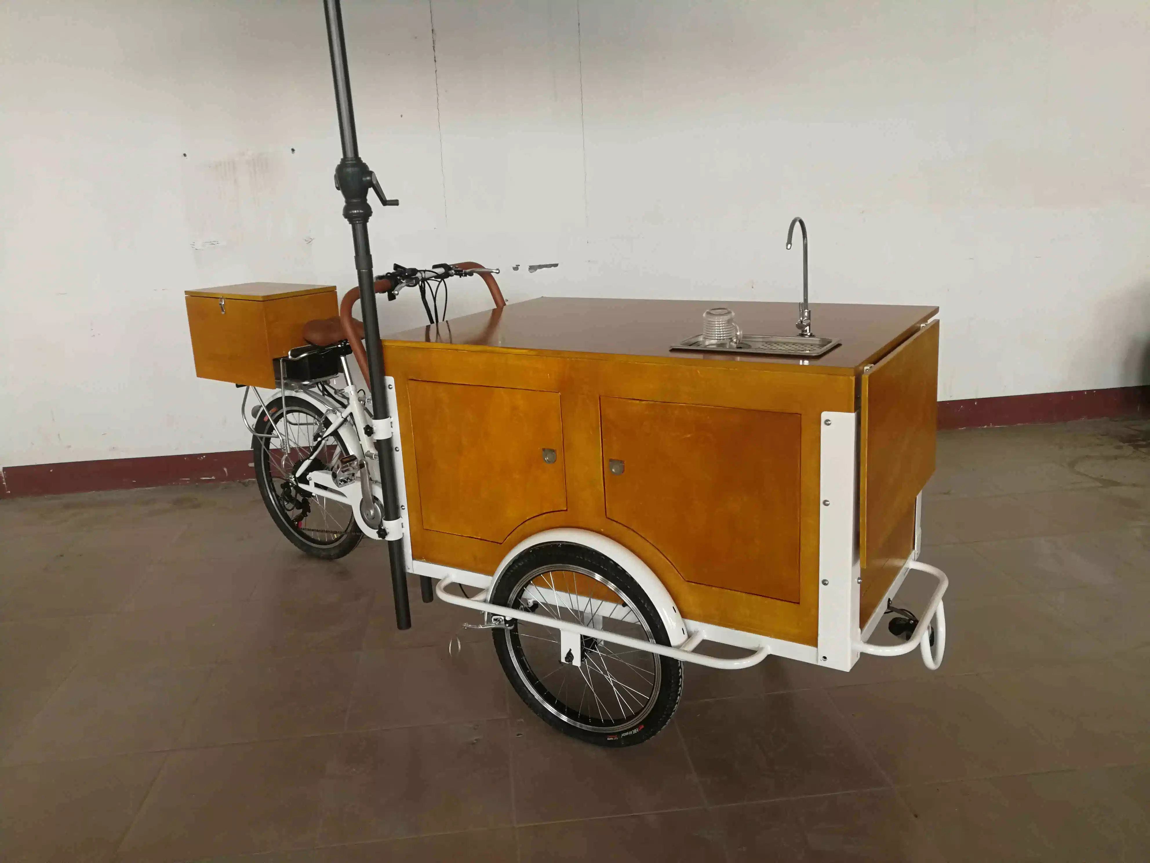 Electric Coffee Street utilise tricycle Bike