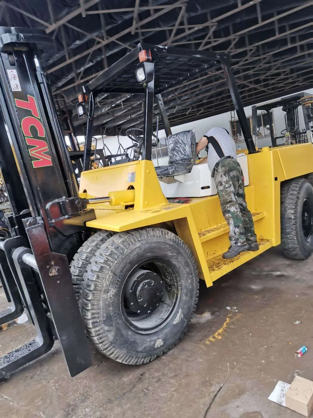 6000mm Height Tcm Diesel Forklift10tons Japanese Engine Good Condition