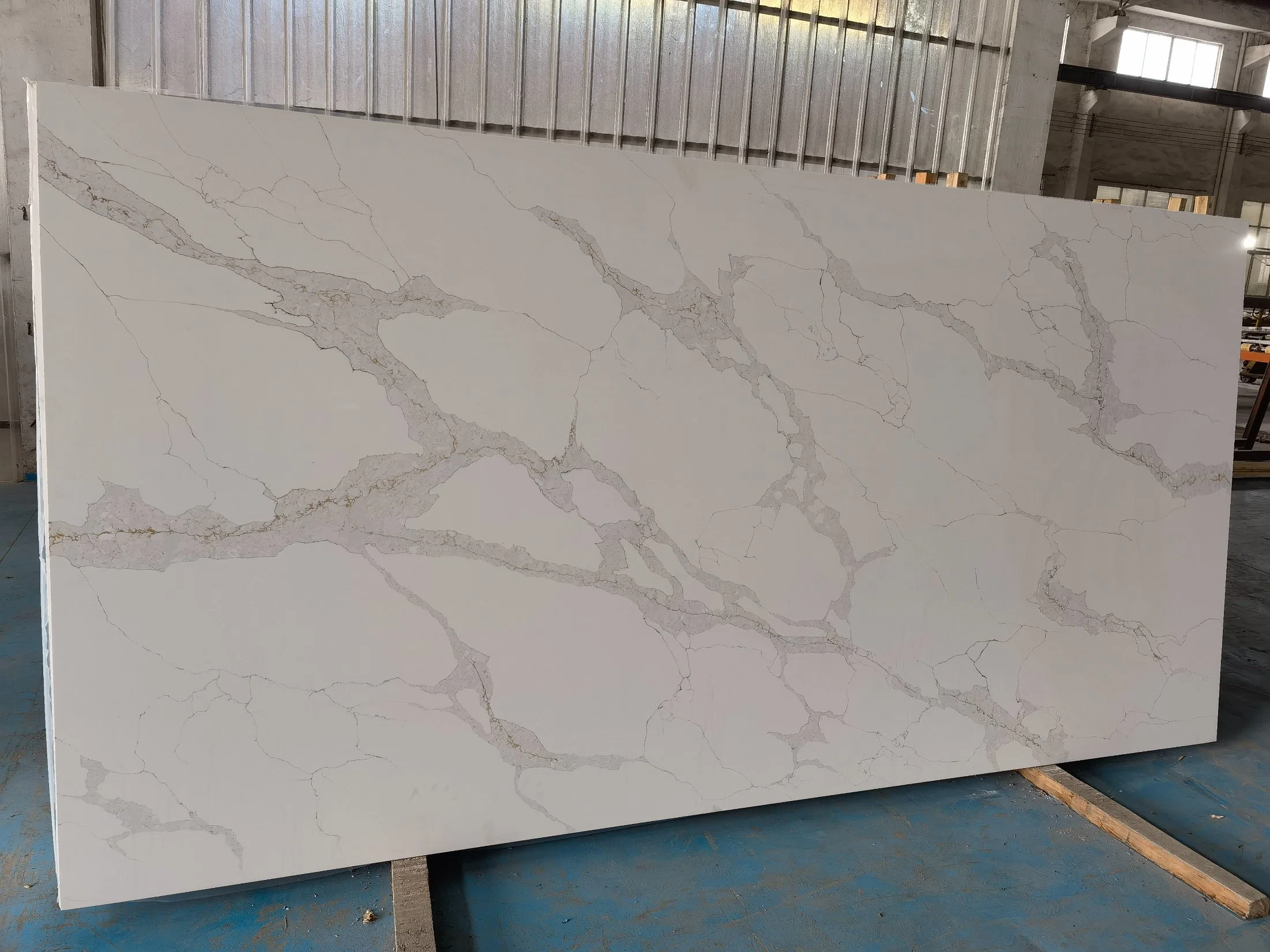 China Calacatta White /Black/Grey with Golden Veins The Perfect Choice for Your Kitchen Countertops, Island Tops, Bathroom Vanity Tops, and Flooring Tiles