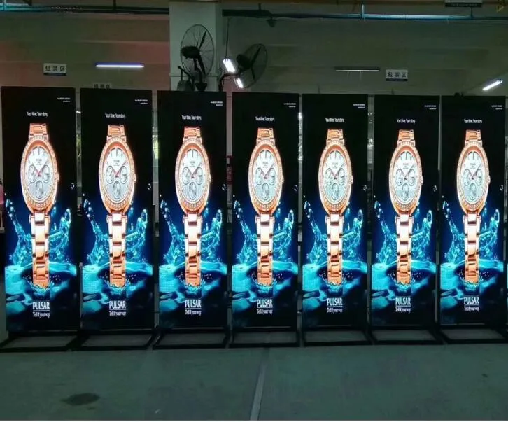 P2mm Mirror Digital Indoor HD Screen Floor Standing LED Poster Display