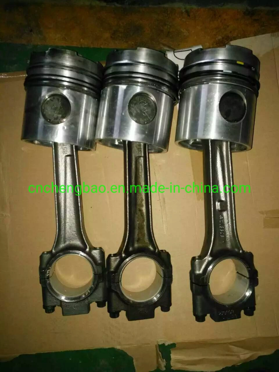 Engine Piston and Liner for Komatsu Cummins Weichai 6D125 6D140 6D155( 6127-31-2030 6128-21-2221