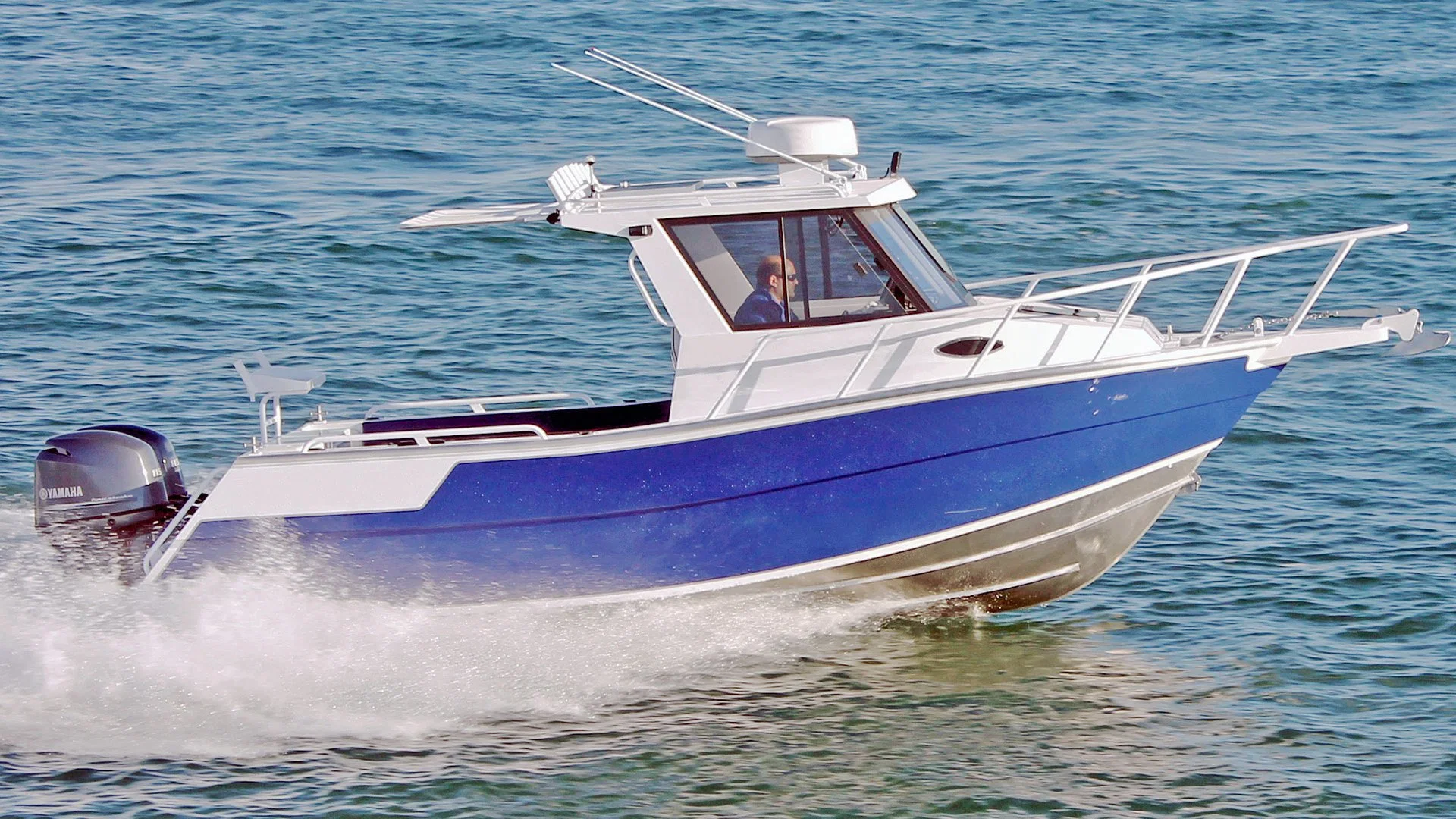 Offshore Cabin Cruiser Deep V Hull Fishing Boat for Sale