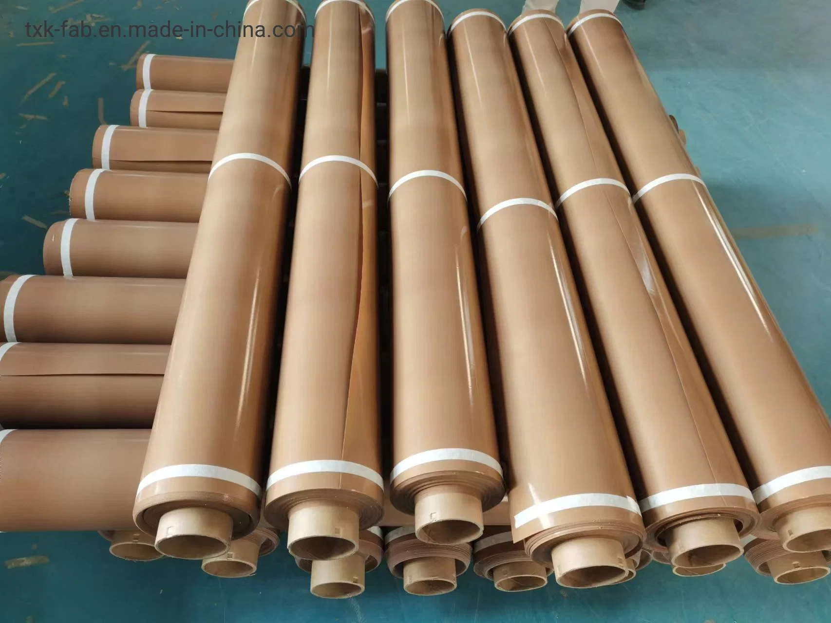 High Temperature Laminated Non Adhesive PTFE Fiberglass Cloth Fabric in Roll