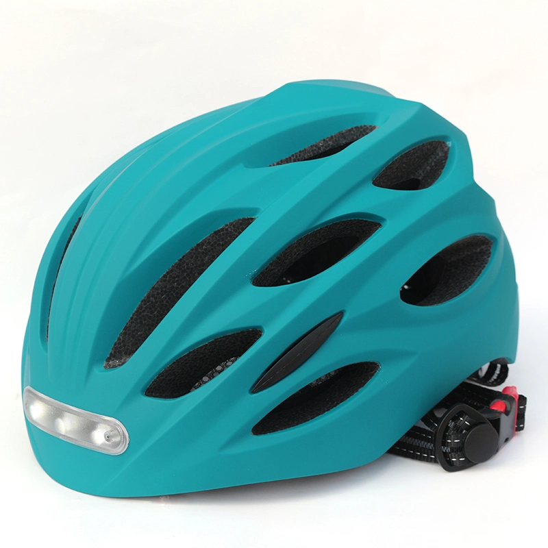 Casque de vélo avec lumière LED rechargeable, casque de cyclisme intégralement moulé pour une pratique sportive sûre en montagne ou sur route.