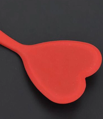 Heart-Shaped Spatula, Heat Resistant Seamless Silicone Spatula with Hanging Holes for Mixing Turning Pizza Paddle Nonstick Flexible Silicone Turner Wbb12143