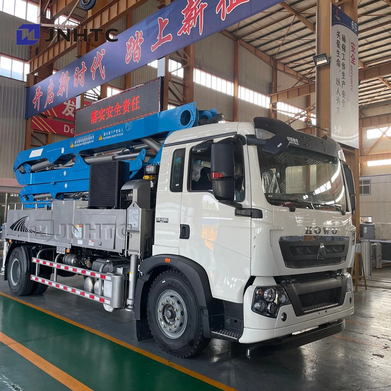 China Concrete Pumps Truck Factory 56m Concrete Pump Car for Sale