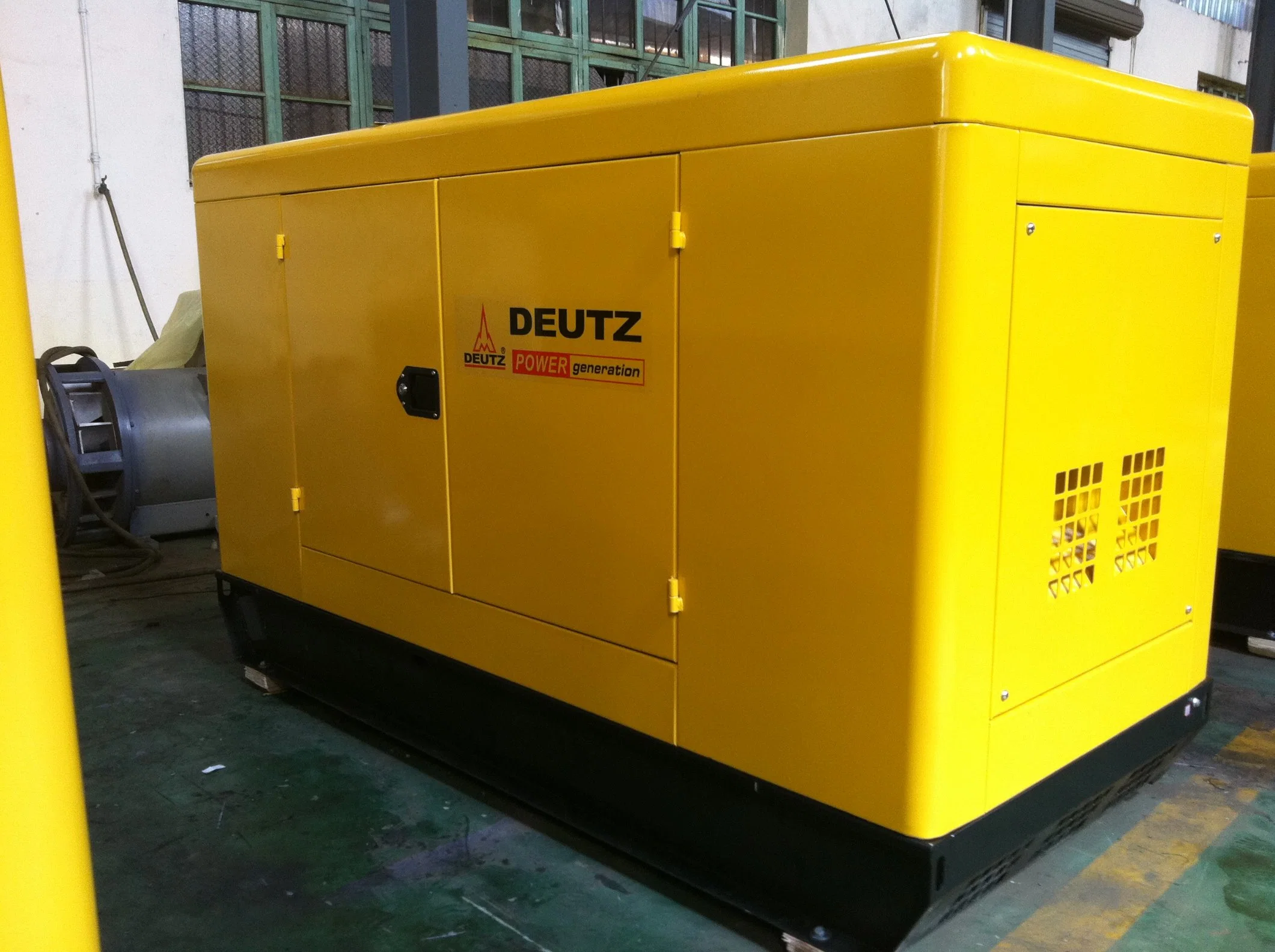 10kVA-2500kVA en silencio Generador Diesel Cummins/Mitsubishi/Deutz/Yangdong/Yuchai/Weichai/ Shangchai Sdec/Conjunto de la generación eléctrica de la carrocería insonorizadas Genset en venta