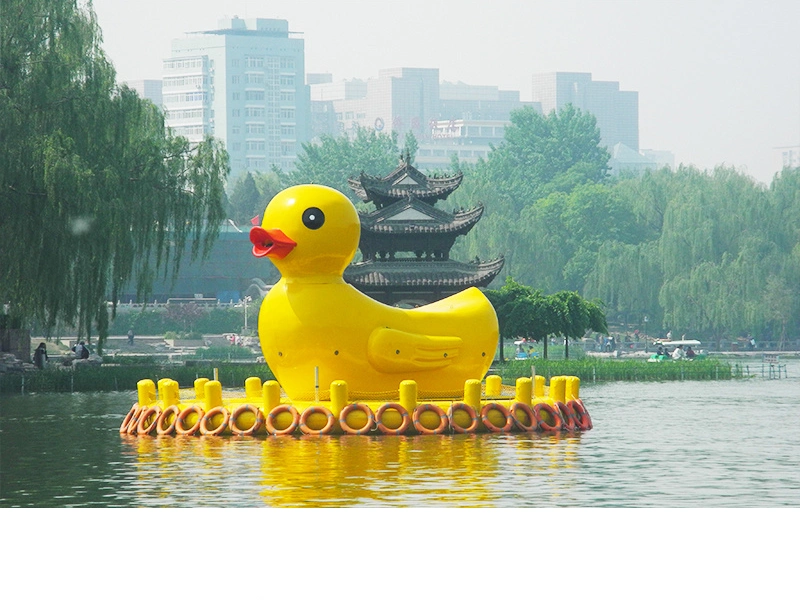 Gigante dique flotante de fibra de vidrio con forma de Pato Amarillo para el parque acuático al aire libre