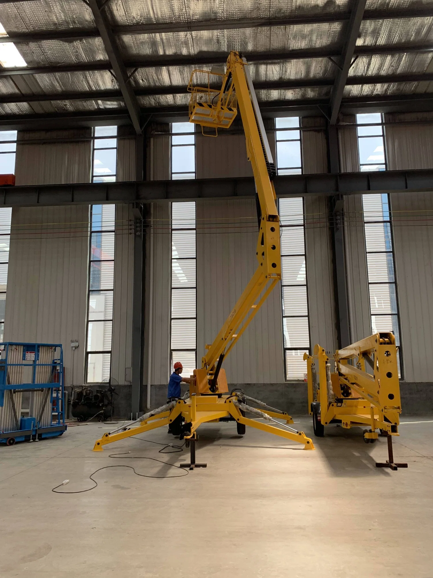 Aerial Work Personal Fall Protection System Articulating Boom Man Lift