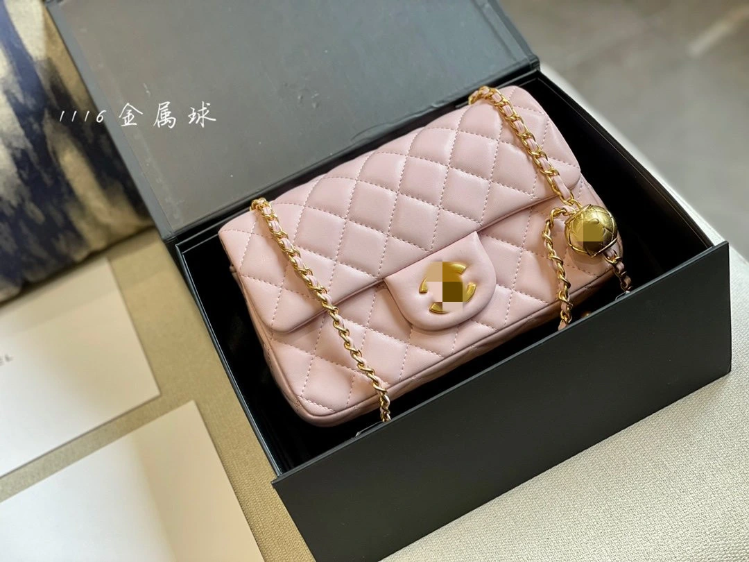 Hot Seller 2021 Guangzhou Luxury Fashion Cc''s Quilted Design Women Cross Bag for Girl with Metal Closure