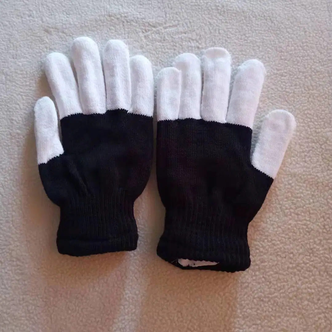 Custom Fashion Winter Warmer Thick Decorate Knitted Acrylic Gloves with LED Lights